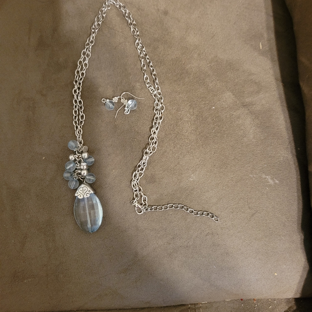 Paparazzi blue crystal cascade necklace and earrings set